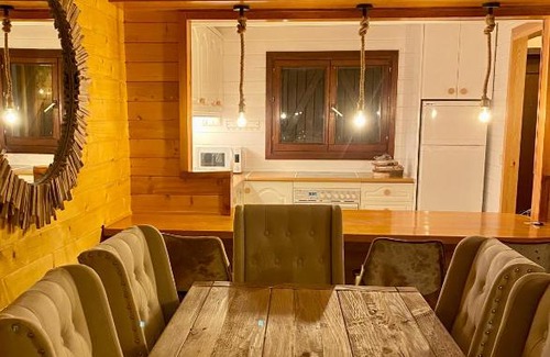 Pradollano Chalet De Esquí | Preciosa cabaña con vistas a la montaña