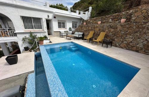 Almadraba-Canyelles Apartamento | Preciosa casa con piscina desbordante y vistas al mar