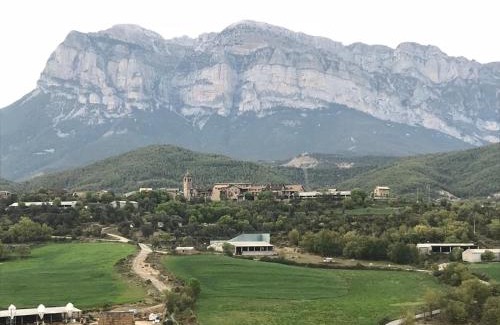 El Pueyo de Araguás Apartamento | Preciosas Vistas a La Montaña, Luminoso y Acogedor