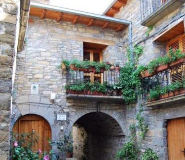El Pueyo de Araguás Apartamento | Preciosas Vistas a La Montaña, Luminoso y Acogedor