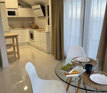 Manilva Apartamento | Precioso ático, nuevo, a 50m de la playa, Manilva