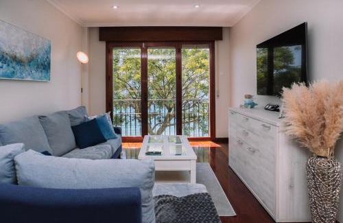 Cangas Apartamento | Precioso amanecer frente al mar by CABANA Rentals