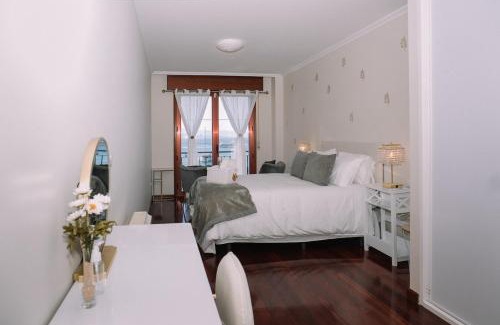 Cangas Apartamento | Precioso amanecer frente al mar by CABANA Rentals