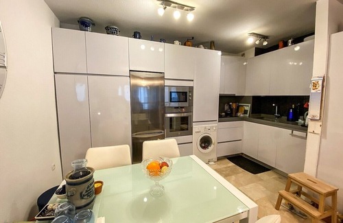 Mezquitilla Apartamento | Precioso apartamento situado en Mezquitilla, frente a la playa.
