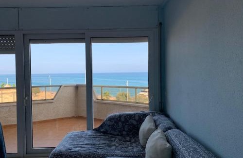 Pineda de Mar Apartamento | Precioso apartamento en primera linea de mar Beautiful apartment on the first line of the sea
