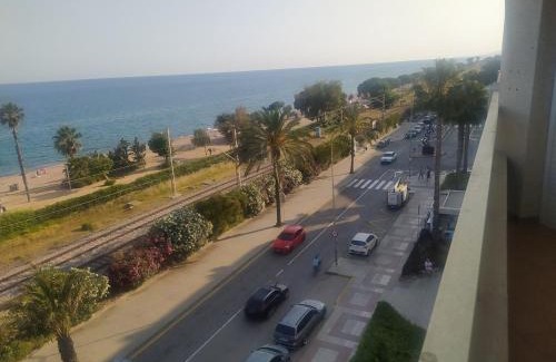 Pineda de Mar Apartamento | Precioso apartamento en primera linea de mar Beautiful apartment on the first line of the sea