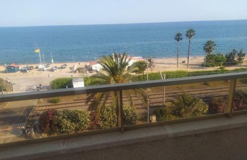 Pineda de Mar Apartamento | Precioso apartamento en primera linea de mar Beautiful apartment on the first line of the sea