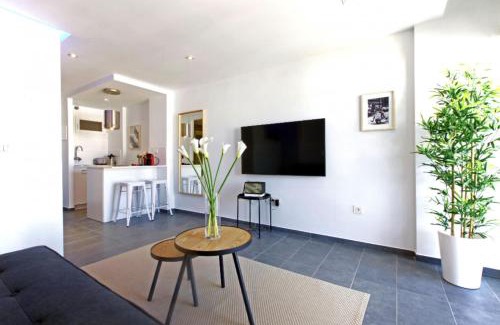 Benalmadena Costa Apartamento | Precioso apartamento con vistas al mar y piscinas