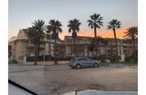 Playa de la Almadrava Casa | Precioso apartamento 1° línea de playa. Azul Marino