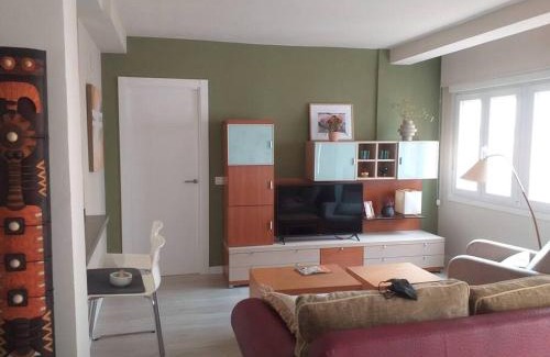 Almeria Centro Apartamento | Precioso piso en Almería centro con parking gratis