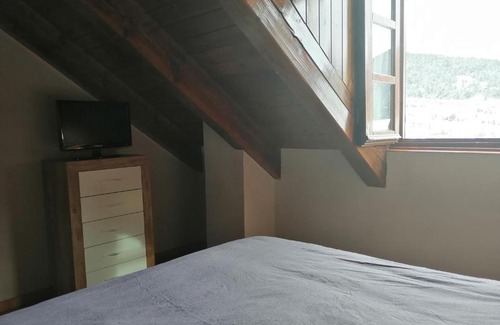 Taull Apartamento | Precioso triplex con jardín y Wifi Puig Falcó 1