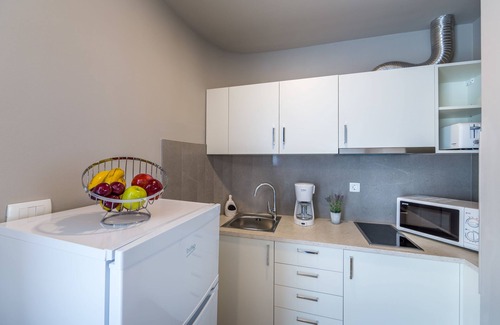 Sarsoni Hotel | Preelook Apartments and Rooms