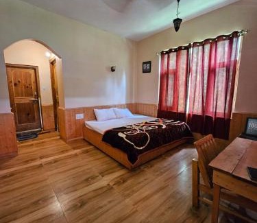 Naggar Complejo | PREMALYA TRAILS By Tirtha