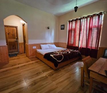 Naggar Complejo | PREMALYA TRAILS By Tirtha