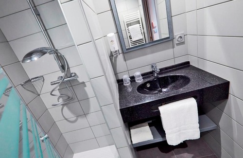 Porte Des Alpes - Mi Plaine - Manissieux Hotel | Première Classe Lyon - Saint Priest Eurexpo