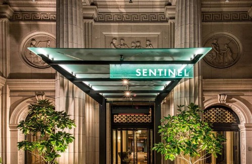 Downtown Portland Apartamento | Premier Corner Room | Access to 24-Hour Gym