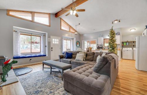 Bushkill Casa | Premier Cozy Cabin - Free Amenities & Comm Indoor Pools