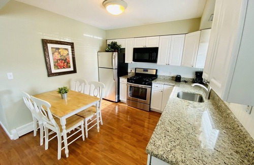 Ortley Beach Casa | PREMIER HOST-2BR SEASIDE PARK SUITE#3, One Short Block to Beach, Kit, Liv Room