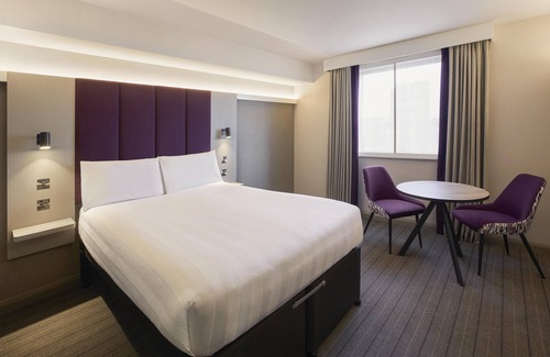 Bedford Hotel | Premier Inn Bedford - Priory Marina