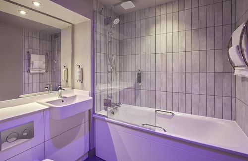 Horwich Hotel | Premier Inn Bolton - Stadium/Arena