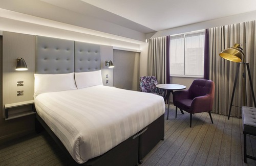 Horwich Hotel | Premier Inn Bolton - Stadium/Arena