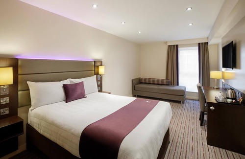 Camborne Hotel | Premier Inn Camborne