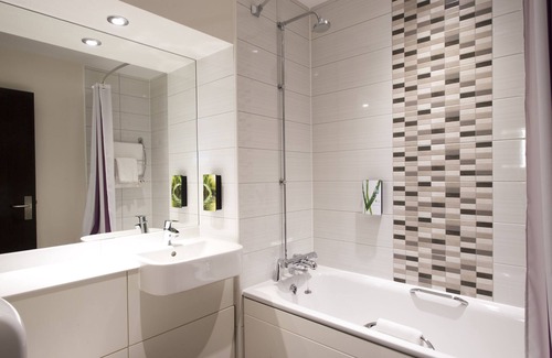 Cheltenham Hotel | Premier Inn Cheltenham Town Centre