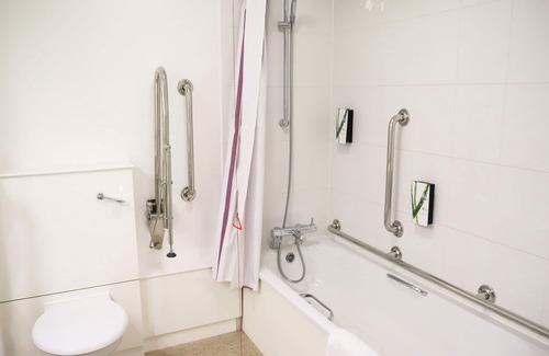 Chester Hotel | Premier Inn Chester Central - South East