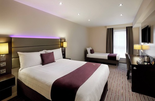 Chester Hotel | Premier Inn Chester - Railway Station
