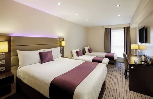 Cheadle Hotel | Premier Inn Manchester - Cheadle