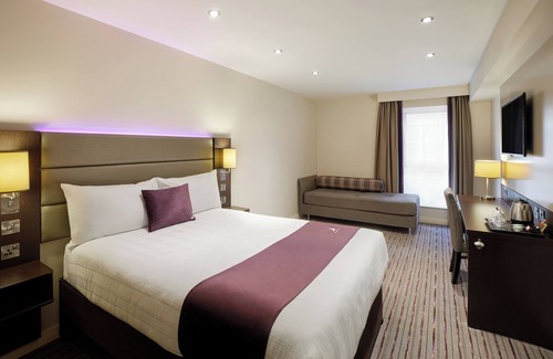 Manchester City Centre Hotel | Premier Inn Manchester Portland St