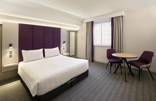 Portishead Hotel | Premier Inn Portishead