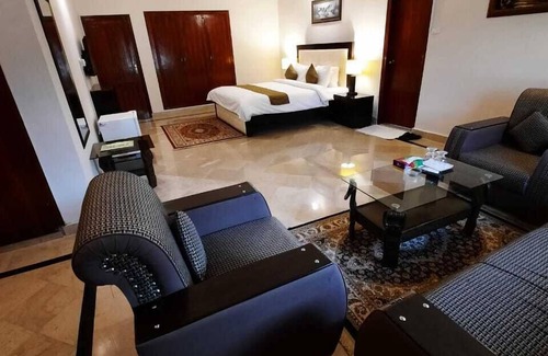 F-7 Sector Casa | Premier Inn Villa