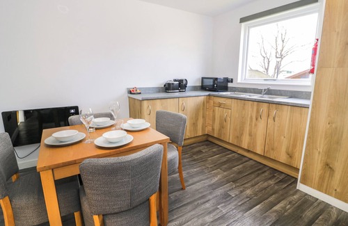 Meliden Cabaña | PREMIER LODGE 72, pet friendly, character holiday cottage in Dyserth