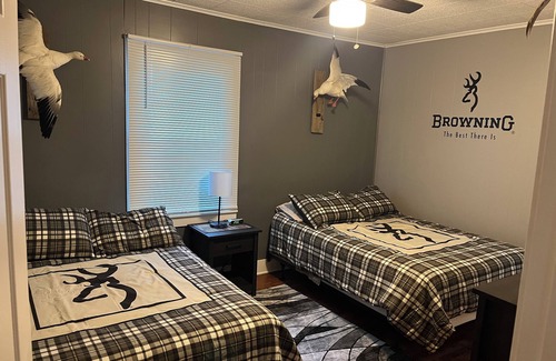 Hornbeak Cabina | Premier lodging at Reelfoot lake , First class upgrade!