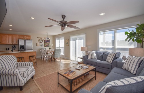 Dadeville Casa | Premier, Peaceful Waterfront Location! Big, clear water views! Fire table!