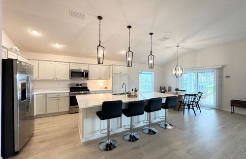 Sumter County Casa | Premier Poolside Eastport Paradise (Waters Edge) 🐶