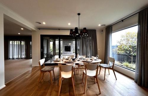Mambourin Casa | Premier room in the west of Melbourne