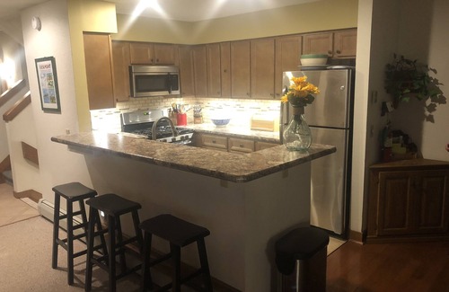 Central Vermont- Killington Casa | Sunrise Village / Bear Mountain, Telesilla, piscina, jacuzzi y gimnasio, para 6 personas, 3BR
