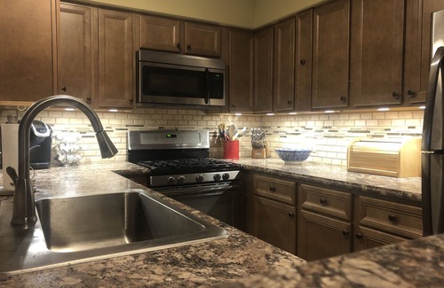 Central Vermont- Killington Casa | Sunrise Village / Bear Mountain, Telesilla, piscina, jacuzzi y gimnasio, para 6 personas, 3BR