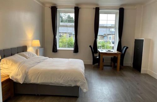 Uphall Apartamento | Premier Studio B