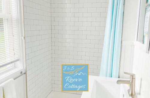 Aquebogue Casa | Premier Waterfront Cottage 2