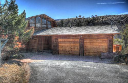 Gardiner Casa | Premier Yellowstone River Home