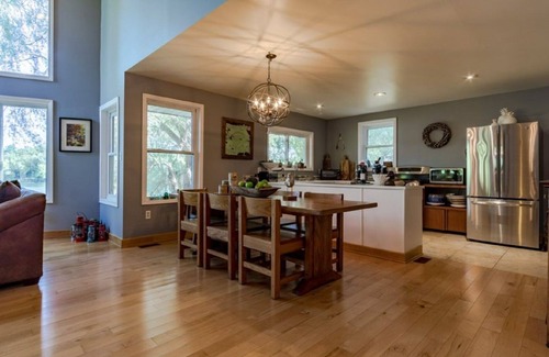 Frontenac Cabaña | Premiere Kingsford Lake Cottage
