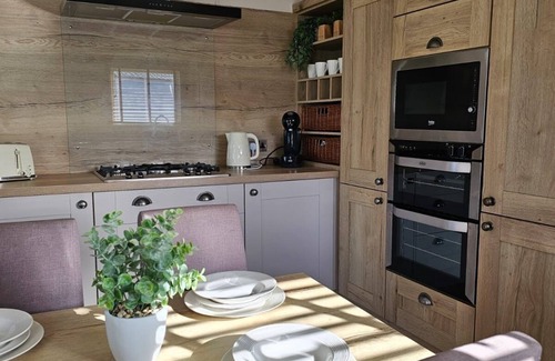 Hunstanton Cabina | Premium 2 Bedroom Caravan with Free Wifi