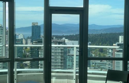Coal Harbour Apartamento | Premium 2 BR Apartment with Floor-to-Ceiling Windows Coal Harbour