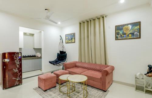 South West Apartamento | Premium 2bhk near Airport, Manipal Hospital, Venkatesh Hospital and Yashobhoomi Convention Centre