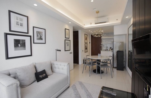 Ngagel Apartamento | Premium 2BR Apartment near Marvell City Mall at The Linden