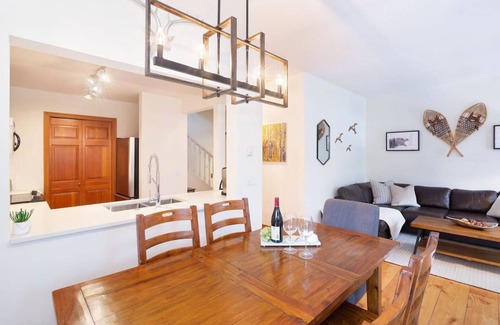 Village North Casa | Premium 2BR Townhome- HotTub,Pool, Free parking,AC