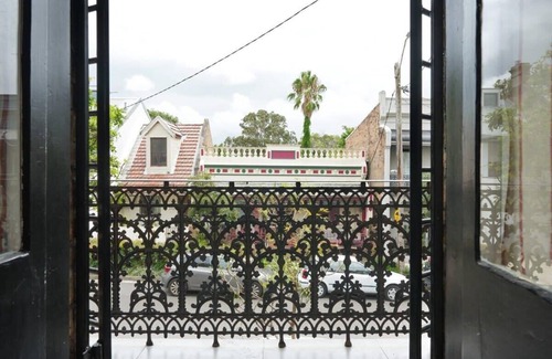 Redfern Casa | Premium 3 Bed Terrace with parking